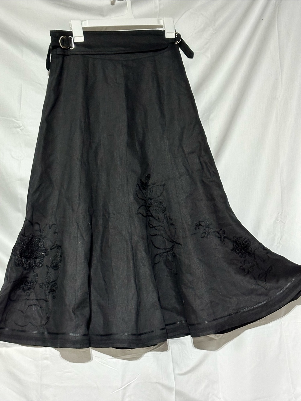Oilily Black Midi Skirt w/ Subtle Floral Embroidery sz8 fairy cottagecore linen
